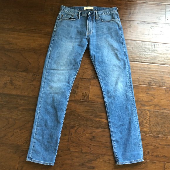 GAP Other - Gap mens slim fit jeans 33 W x 34 L medium blue 1969